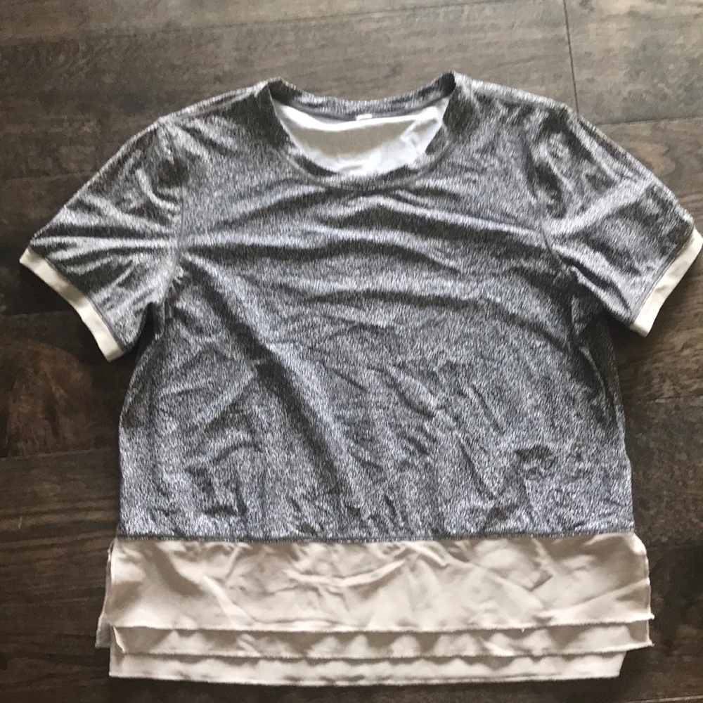 Lululemon crop top (2) short sleeve